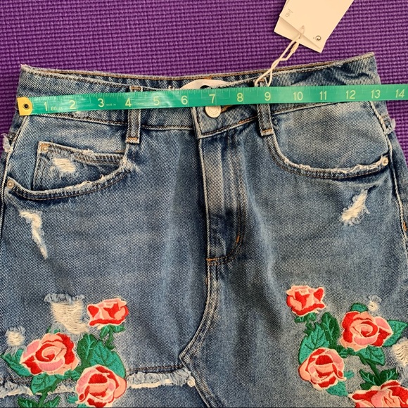ZARA embroidered denim skirt with pockets NWT Small - Picture 5 of 8